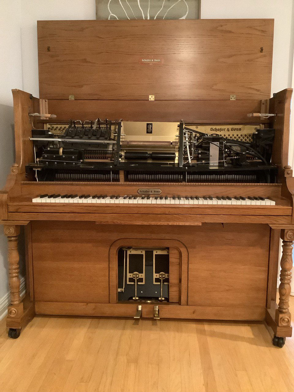 old_piano_Los Angeles Dolce Piano_Eram Hoorbod