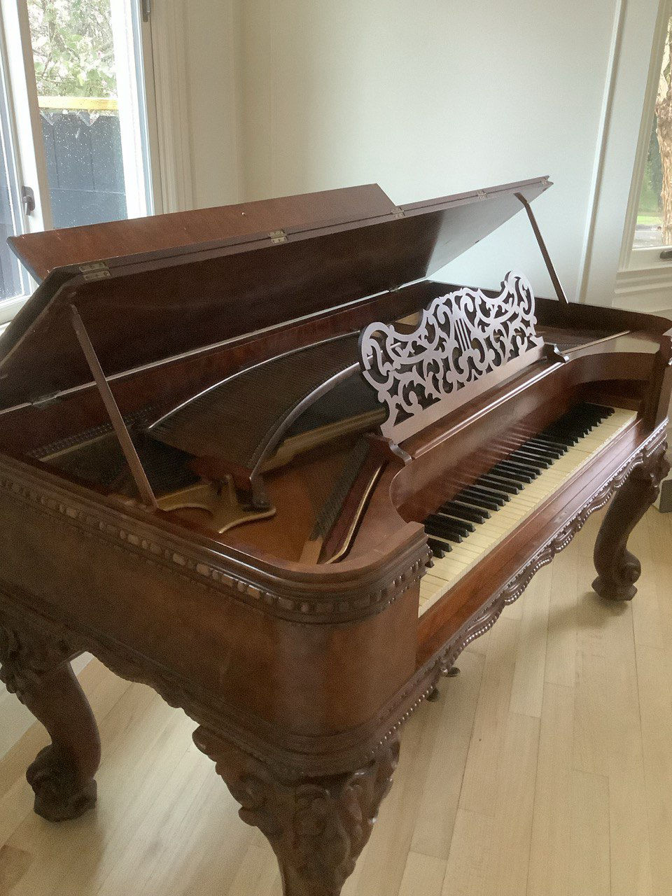 old_piano_Los Angeles Dolce Piano_Eram Hoorbod